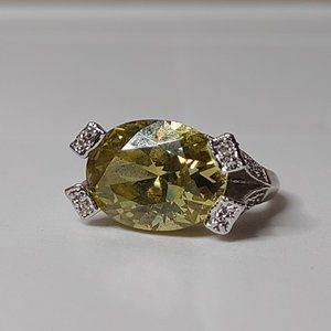Silver Tone Ring With Large Yellowish Green Stone Size 6.75
